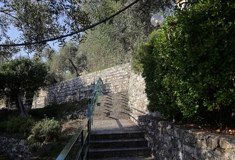 منتجع Parco Vacanze Lo Scoglio