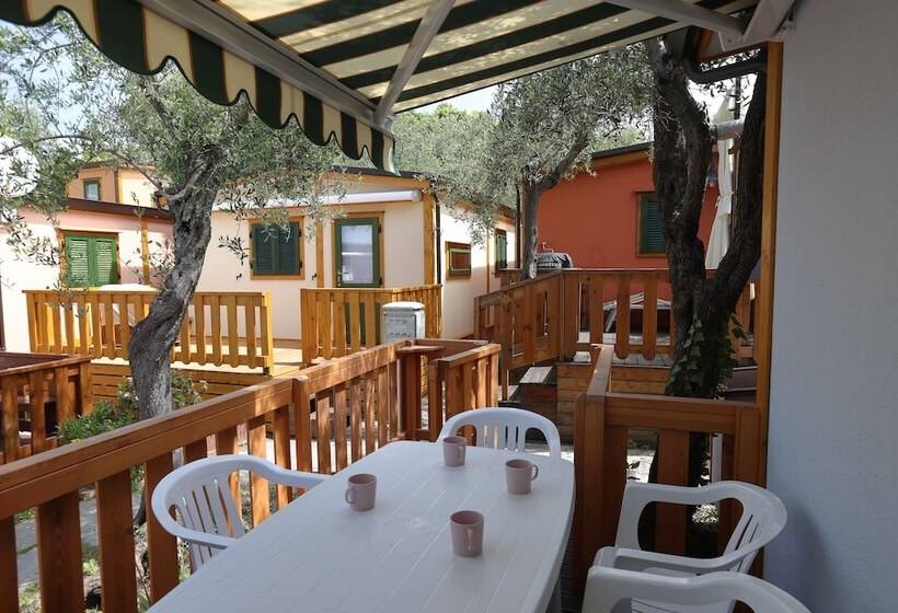 منتجع Parco Vacanze Lo Scoglio