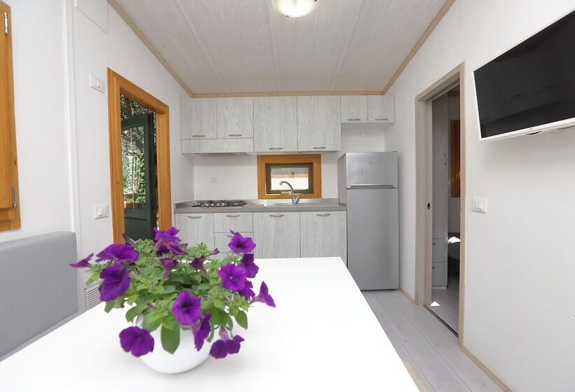 منتجع Parco Vacanze Lo Scoglio