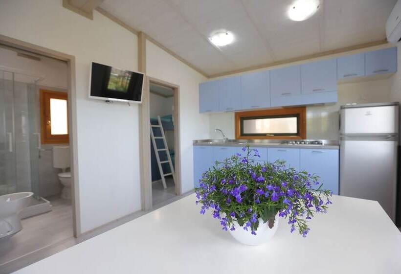 منتجع Parco Vacanze Lo Scoglio