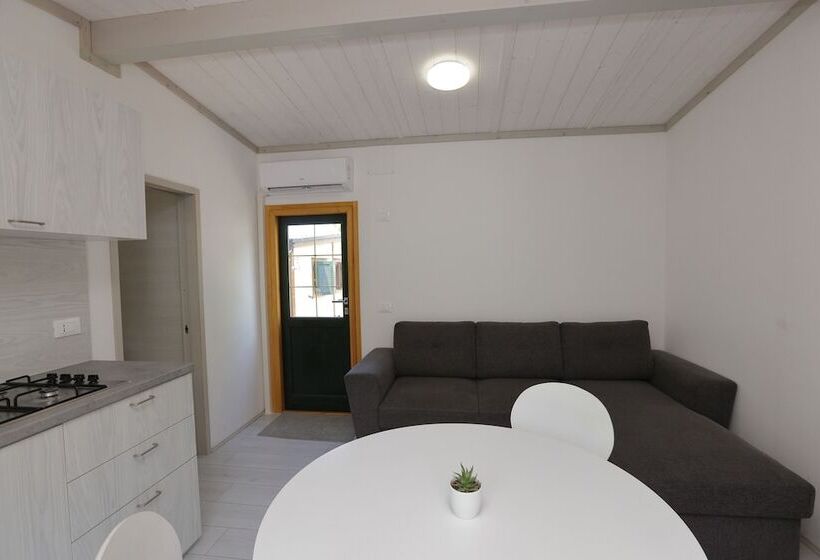 منتجع Parco Vacanze Lo Scoglio