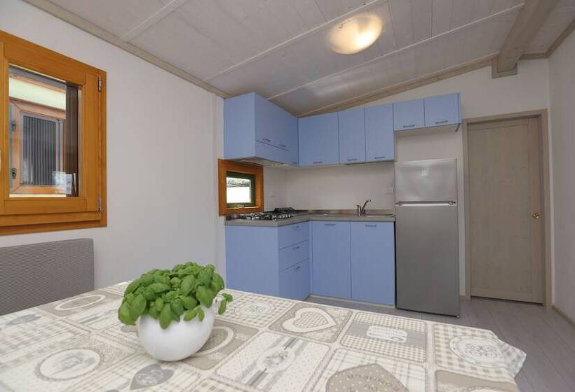 منتجع Parco Vacanze Lo Scoglio