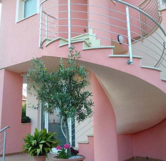 مبيت وإفطار 60quattro Bedrooms