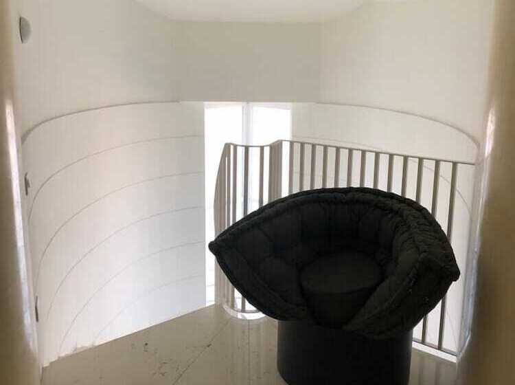 ベッドアンドブレックファースト At 9