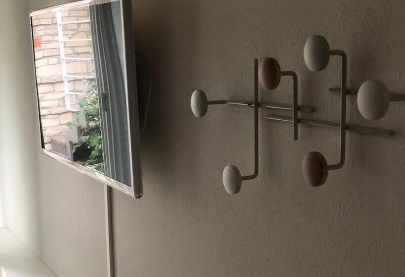 ベッドアンドブレックファースト At 9