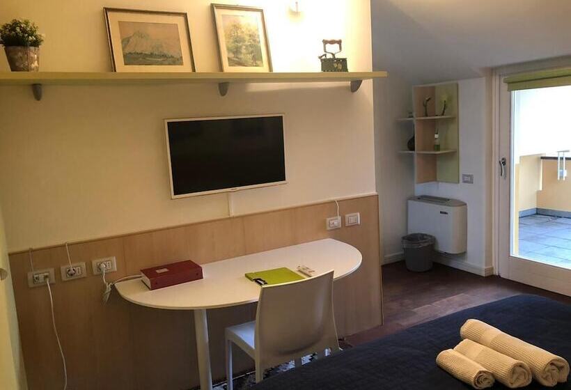 ベッドアンドブレックファースト At 9