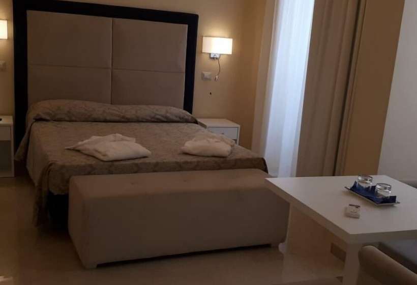 تختخواب و صبحانه Dimora Charleston Lecce Parcheggio Privato In Loco Gratis