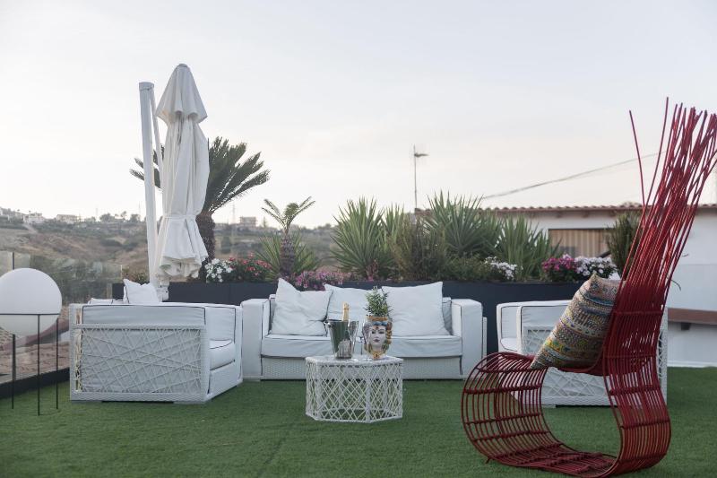 تختخواب و صبحانه Diodorus Luxury Experience