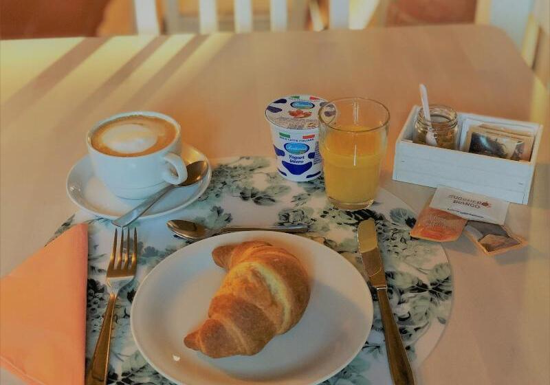 ベッドアンドブレックファースト Il Contado   Room And Breakfast