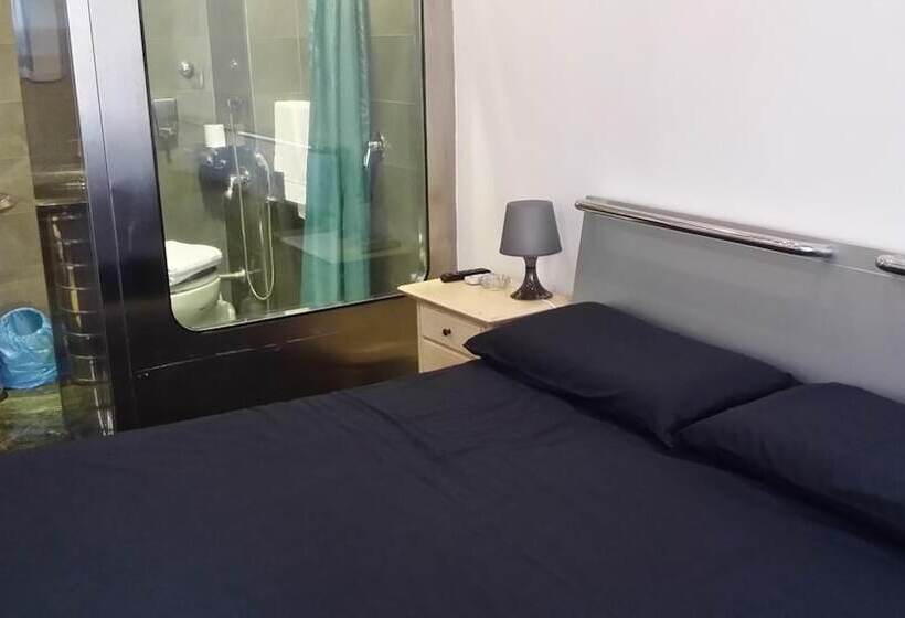 פונדק Torvaianica