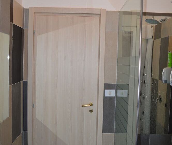 פונדק Torvaianica