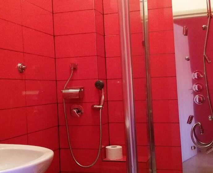 פונדק Torvaianica