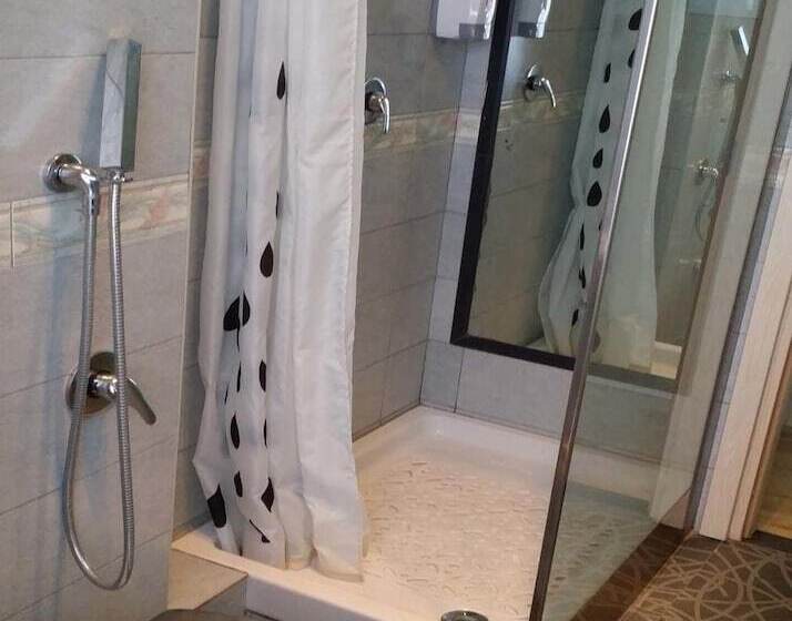 פונדק Torvaianica