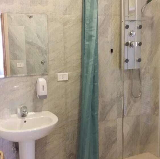 פונדק Torvaianica