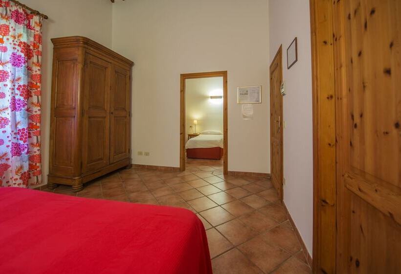 هتل روستایی La Selva