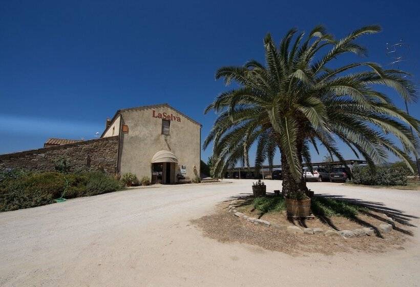 هتل روستایی La Selva