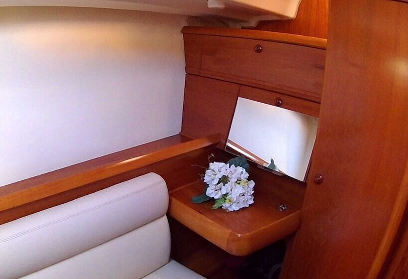 בית מלון כפרי Scugnizza Smeralda