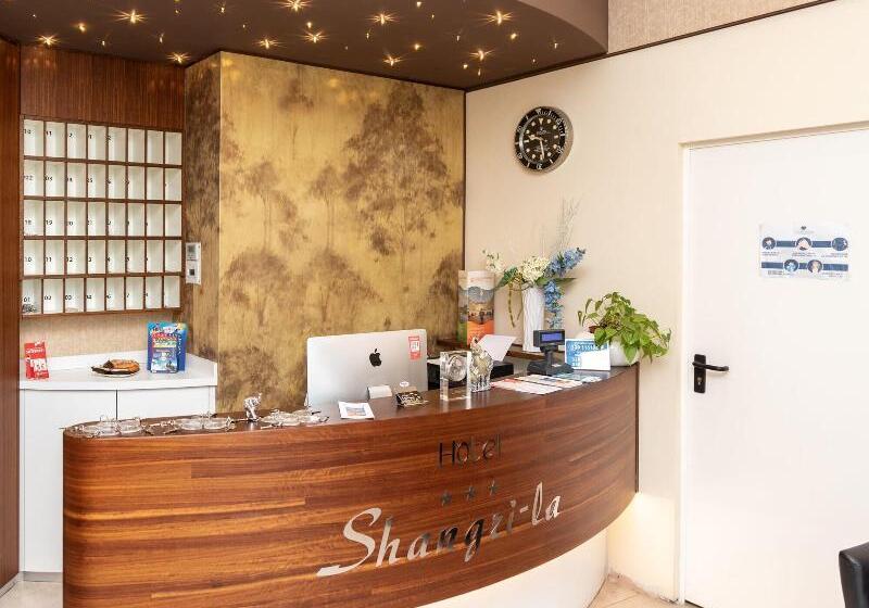 בית מלון כפרי Shangri La