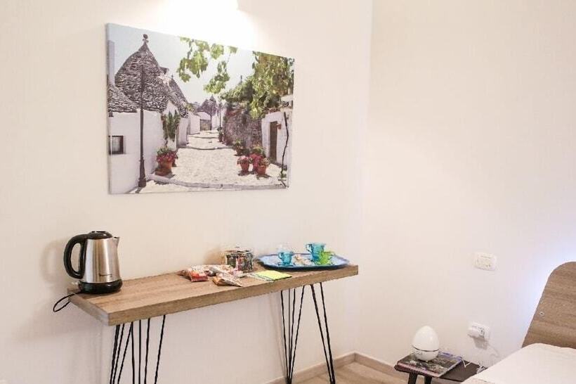 Пансион Ailanthus Holiday Suites