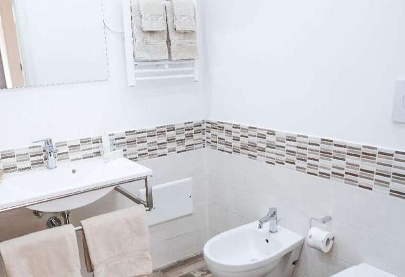 Пансион Ailanthus Holiday Suites