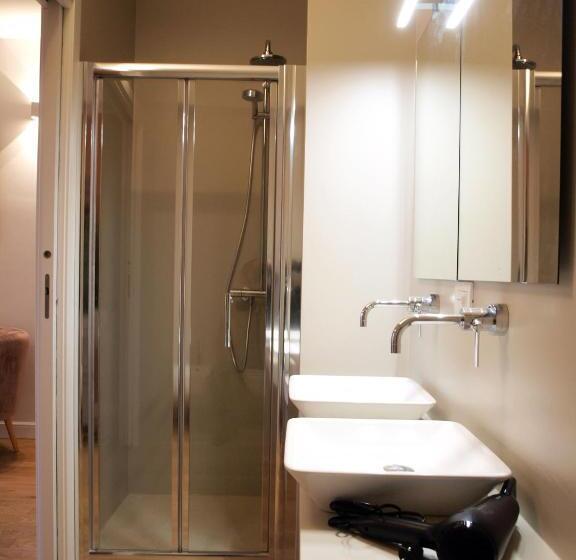 پانسیون Cosmopolitan Central Rooms