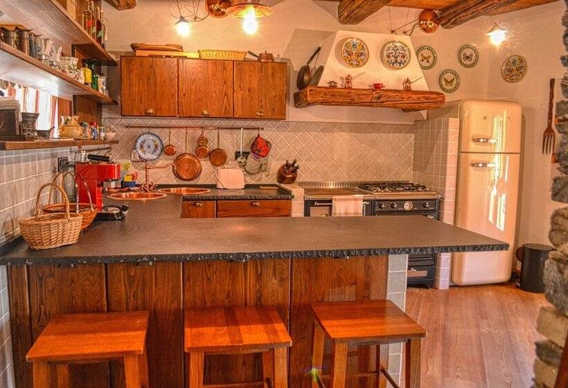 ベッドアンドブレックファースト Baita Le Broue