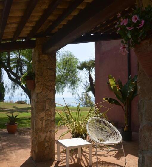 تختخواب و صبحانه Casarealia