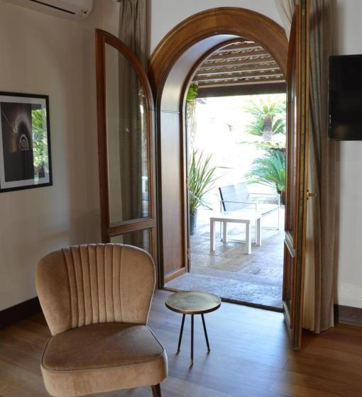 تختخواب و صبحانه Casarealia