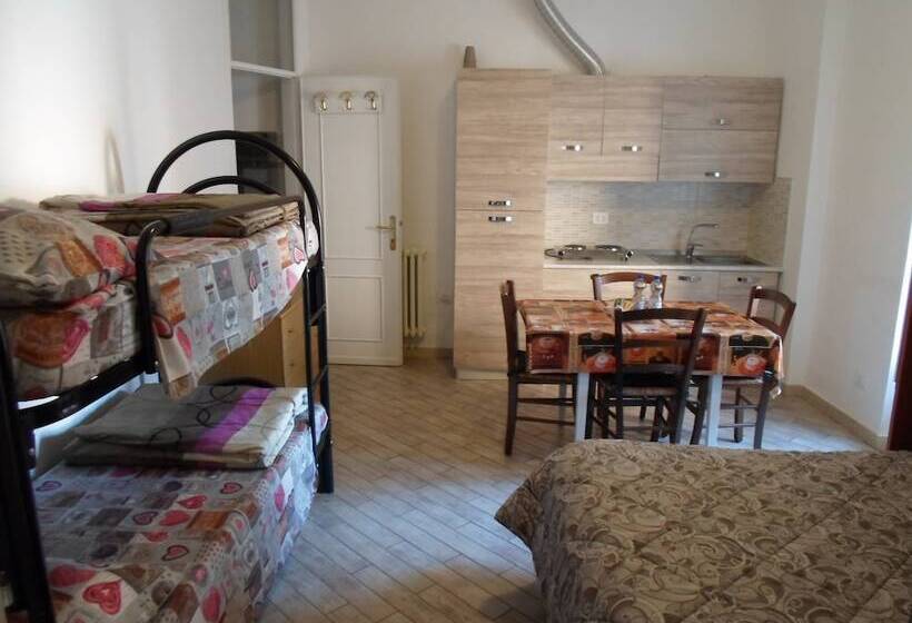 ベッドアンドブレックファースト Il Volto Del Lago Rooms And Apartments