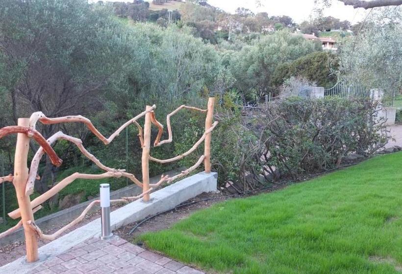 צימר Suite Cucinino, Bagno, Ingresso Indipendente In Villa Vìvì