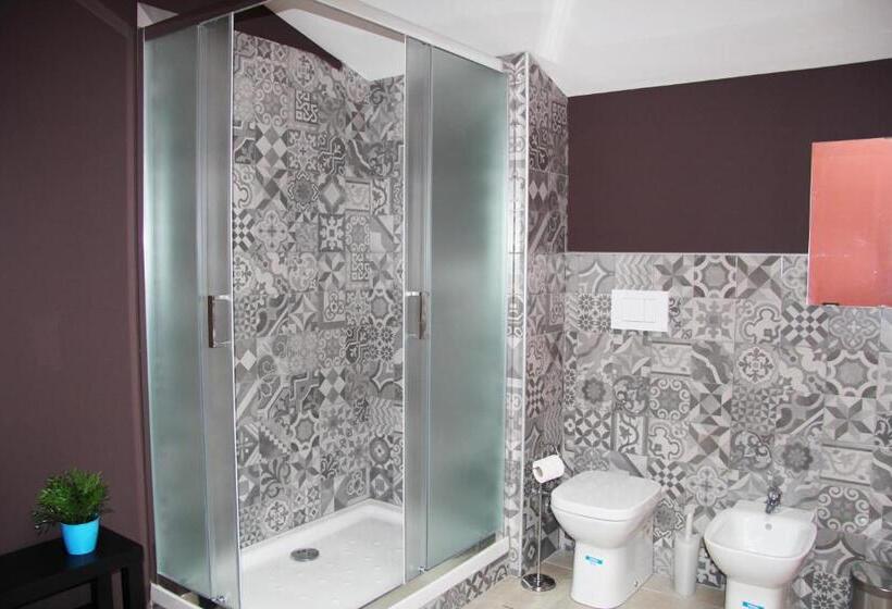 تختخواب و صبحانه Urban Pop Hostel & Bnb