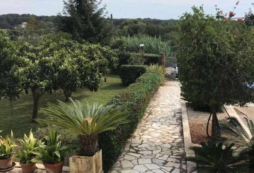 צימר Villa Meravigliosa Apartments   Nettuno   Nature & Sea Retreat