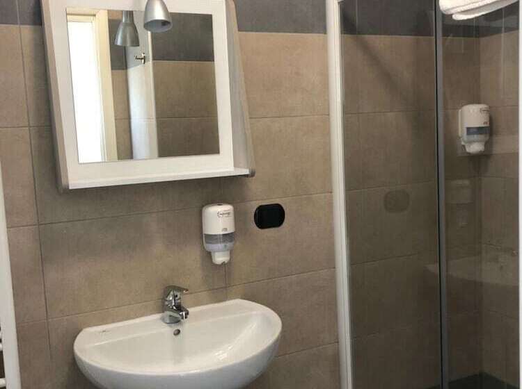 Cascina Monte Diviso   Hostel