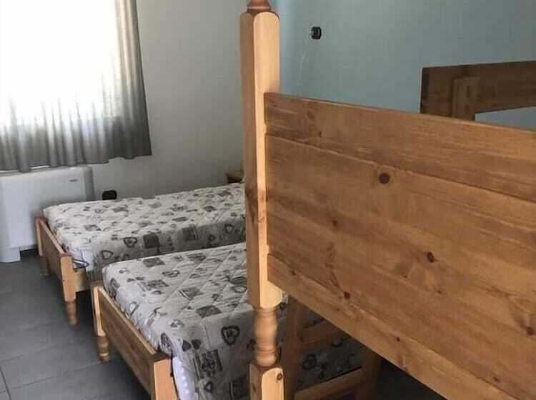 Cascina Monte Diviso   Hostel