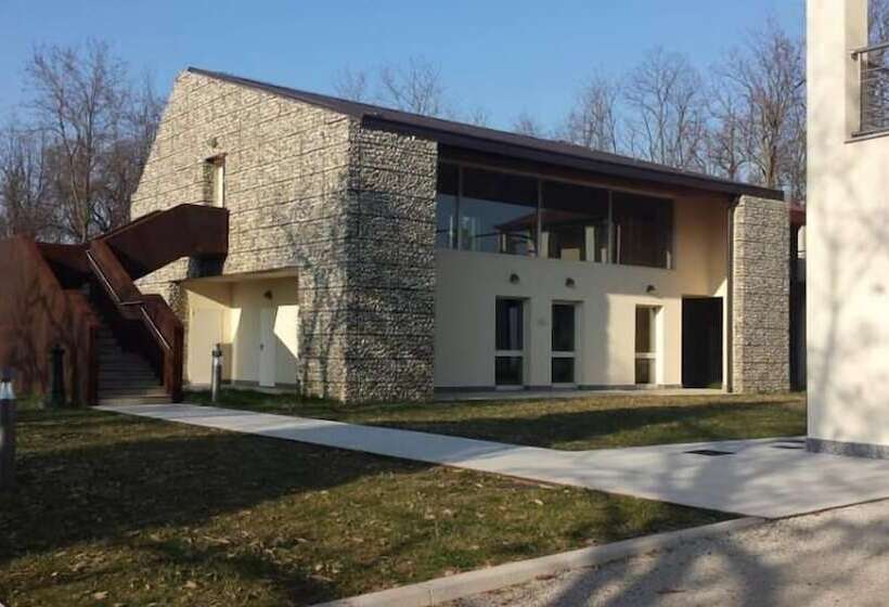 Cascina Monte Diviso   Hostel