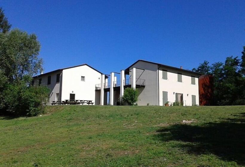Cascina Monte Diviso   Hostel