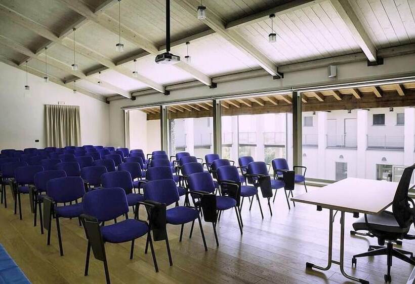 Cascina Monte Diviso   Hostel