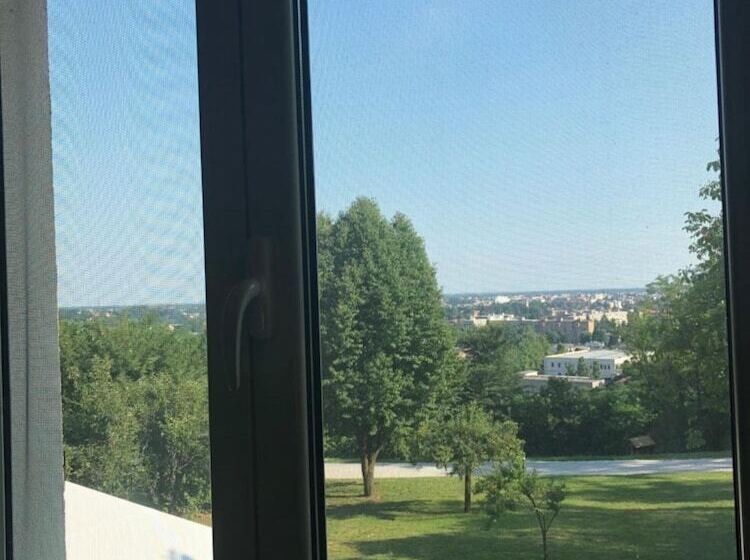 Cascina Monte Diviso   Hostel