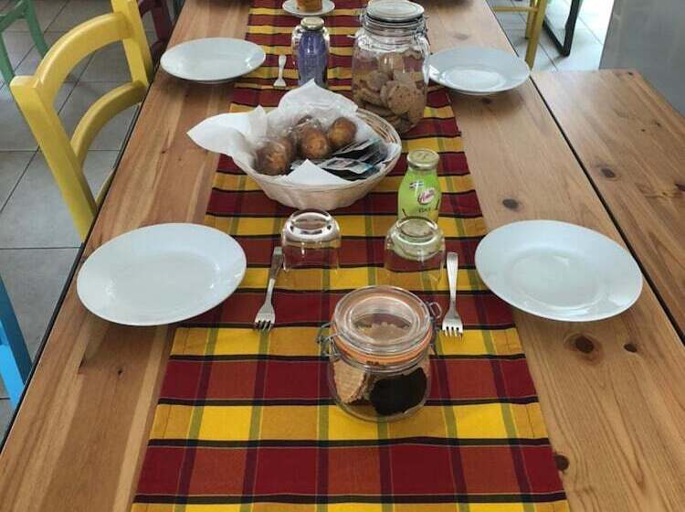 Cascina Monte Diviso   Hostel