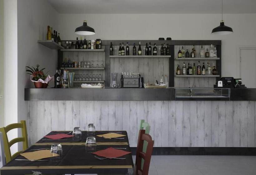 Cascina Monte Diviso   Hostel