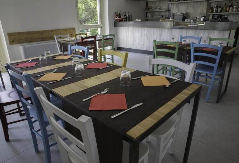 Cascina Monte Diviso   Hostel