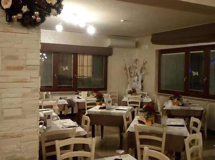 مسافرخانه Al Borgo   Trattoria Con Alloggio