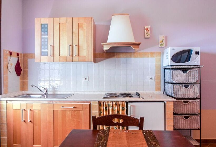 בית מלון כפרי Borgo Campetroso