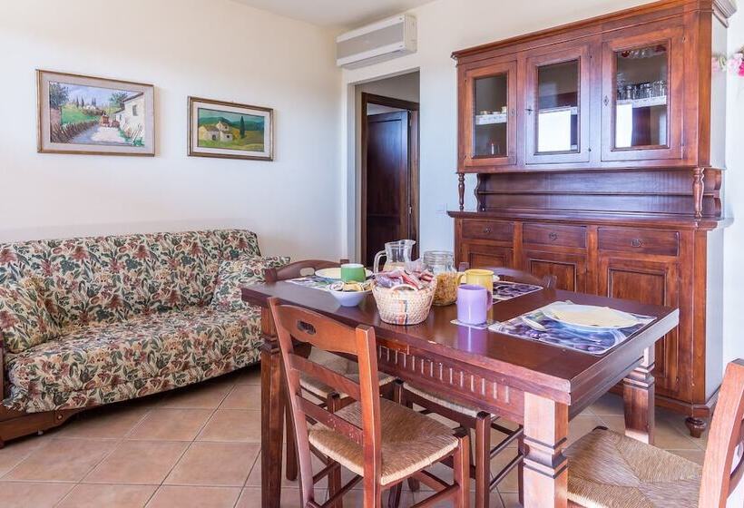 בית מלון כפרי Borgo Campetroso