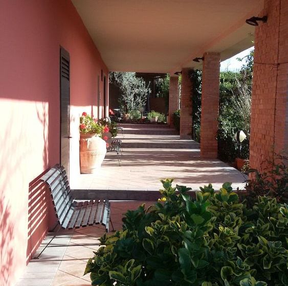 فندق ريفى Tenuta Di Pomine