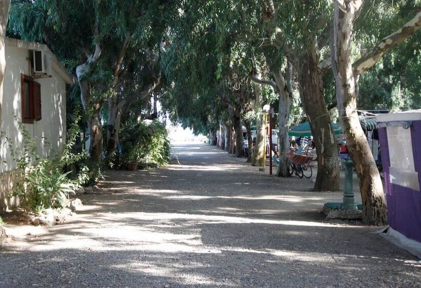 Отель Villaggio Camping Calypso