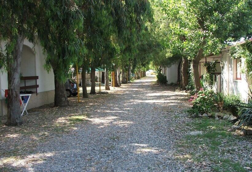 Отель Villaggio Camping Calypso