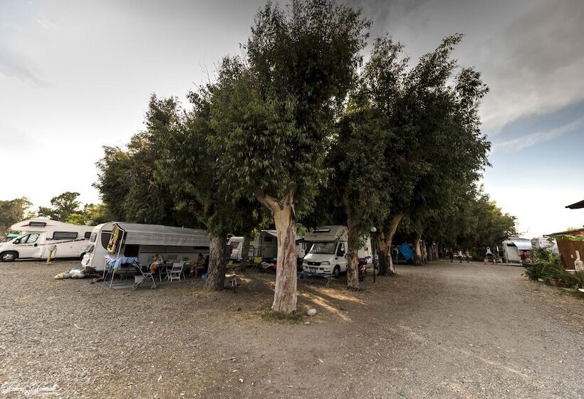 Отель Villaggio Camping Calypso