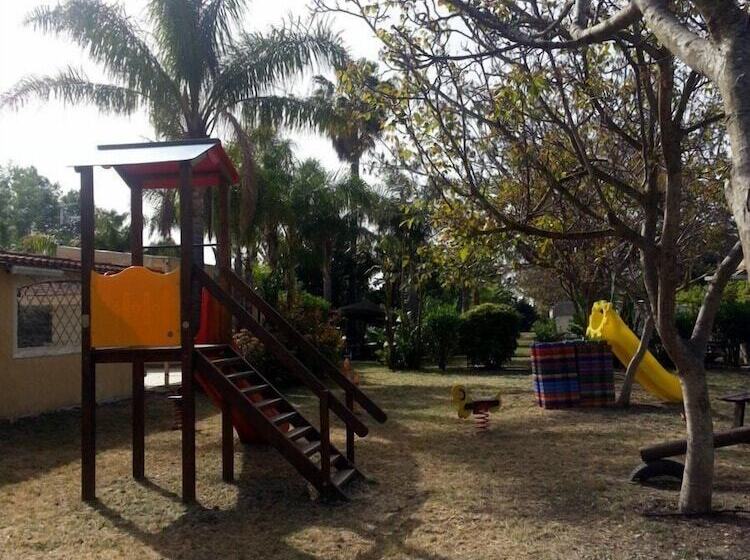 Отель Villaggio Camping Calypso