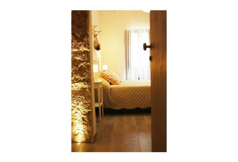 پانسیون Lilly S Home